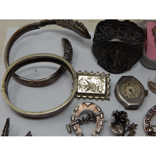 257 - A Large Quantity of Antique & Later Silver Jewellery