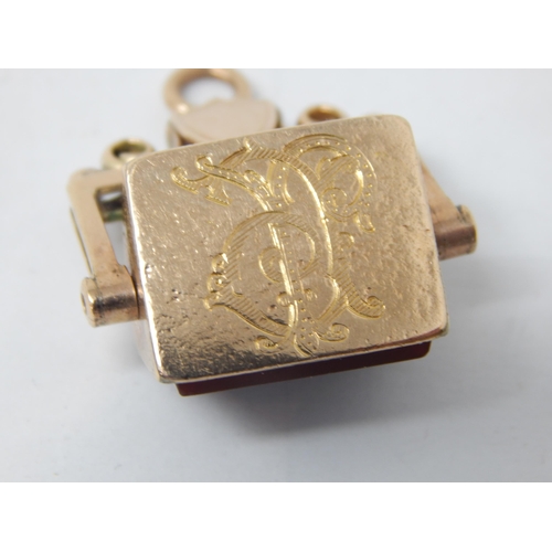 21 - A 9ct Gold fob gross weight 9.29g.