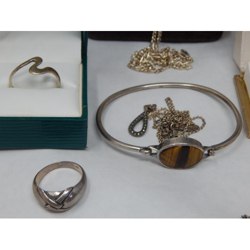 271 - A Collection of Sterling Silver Jewellery to Include an Iona Silver & Enamel Galleon Brooch, Further... 