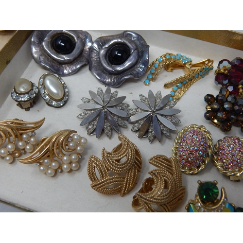 272 - An Extensive Collection of Good Quality Vintage Costume Jewellery to Include Brooches, Bracelets, Ea... 