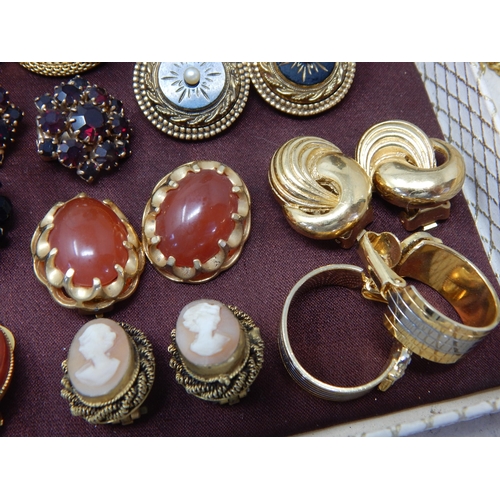 272 - An Extensive Collection of Good Quality Vintage Costume Jewellery to Include Brooches, Bracelets, Ea... 