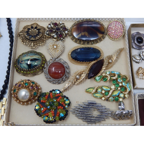 272 - An Extensive Collection of Good Quality Vintage Costume Jewellery to Include Brooches, Bracelets, Ea... 