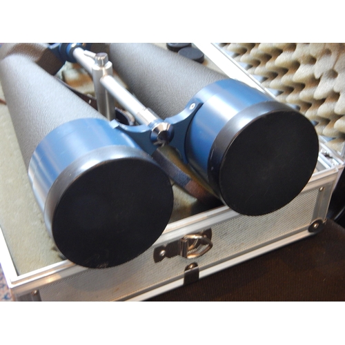 381 - A Pair of SWIFT 20 x 80 Extra Wide Field Bird Watching Binoculars in Fitted Aluminium Case