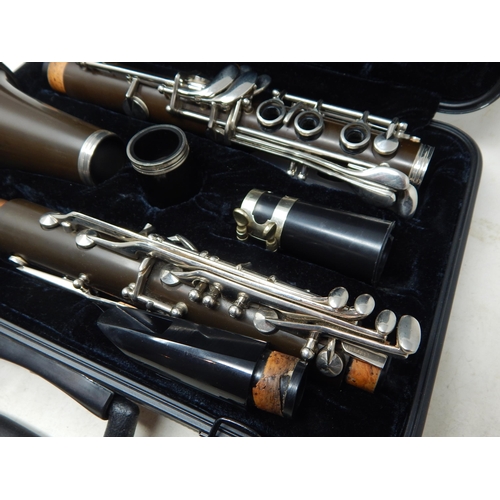 385 - Stagg Clarinet in Fitted Case