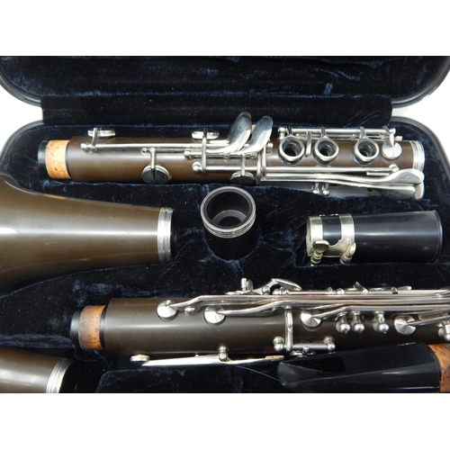 385 - Stagg Clarinet in Fitted Case