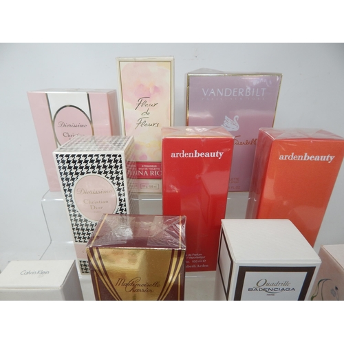 414 - Large Quantity of Perfumes etc Including Christian Dior, Elizabeth Arden, Nina Ricci, Calvin Klein, ... 