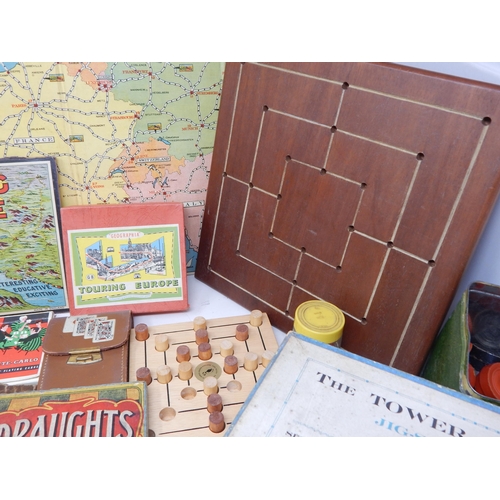 462 - Quantity of Vintage Toys & Games Including Card Games, Chess Sets, Wooden Puzzles etc (lot)