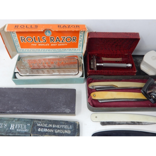 466 - A Large Quantity of Antique & Vintage Cut Throat Razors