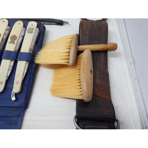 466 - A Large Quantity of Antique & Vintage Cut Throat Razors