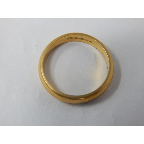 294 - 22ct Yellow Gold Wedding Band: Size O: Weight 4.9g