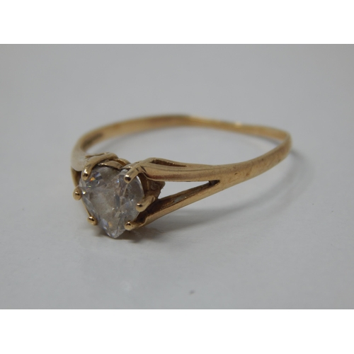 299B - 9ct Gold Ring Set with a Heart Shaped Stone: Gross weight 1.51g