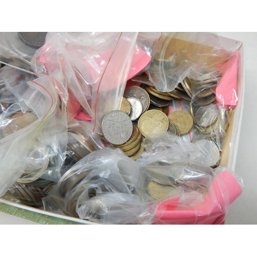 99I - A Box Containing a Large Quantity of World Coinage: Sorting will Reward