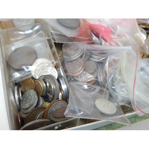 99I - A Box Containing a Large Quantity of World Coinage: Sorting will Reward