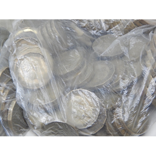 99J - A Very Large Quantity of QV & Later GB Coinage Including Pennies, Half Pennies, Threepences, Commemo... 