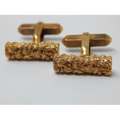 99M - A Pair of Gentleman's 9ct Gold Cufflinks: Weight 11.6g