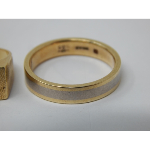 99N - Two 14ct Gold Rings: Signet Ring Size I: Wedding Band Size N: Combined Weight 7.7g