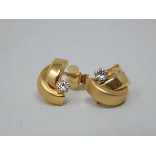 137 - A Pair of 14ct Yellow Gold Earrings