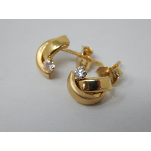 137 - A Pair of 14ct Yellow Gold Earrings