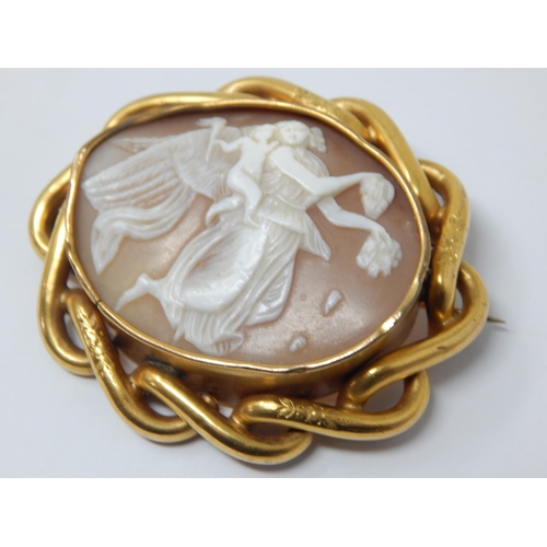 181 - Large Victorian Yellow Metal Cameo Brooch: Measuring 6.2cm x 5.5cm