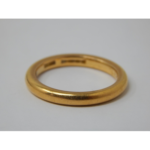 187 - 22ct Gold Wedding Band: Size O/P: Weight 6.52g