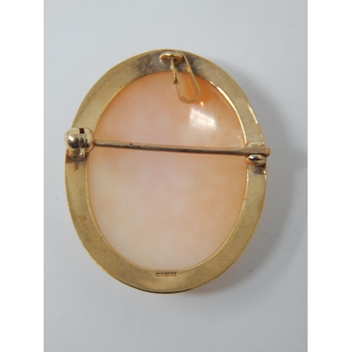 193 - 9ct Gold Framed Cameo Brooch: Gross weight 3.83g