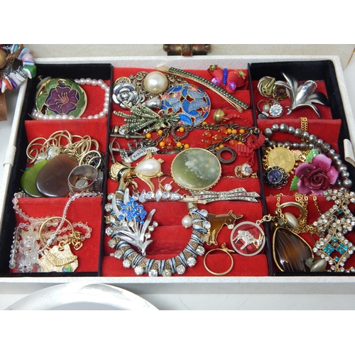 61 - A large collection of costume jewellery