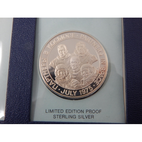 64L - Silver Commemorative Coins Including Concorde, Apollo Soyuz Space Mission, American Independence, QE... 