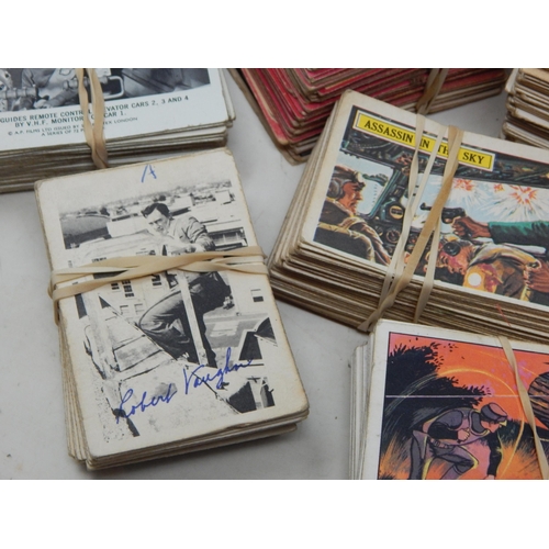 446 - A Quantity of Lead Soldiers together with a large quantity of vintage collectable cards