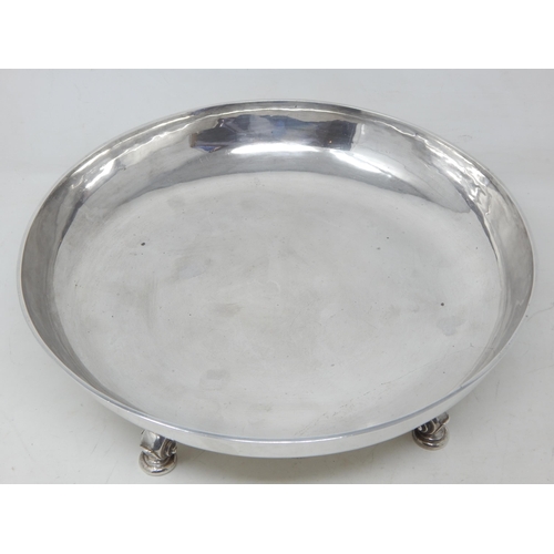 100B - Large Silver Table Centre Piece on Stand: Hallmarked London 1919 by Mappin & Webb: 30.5cm diameter: ... 