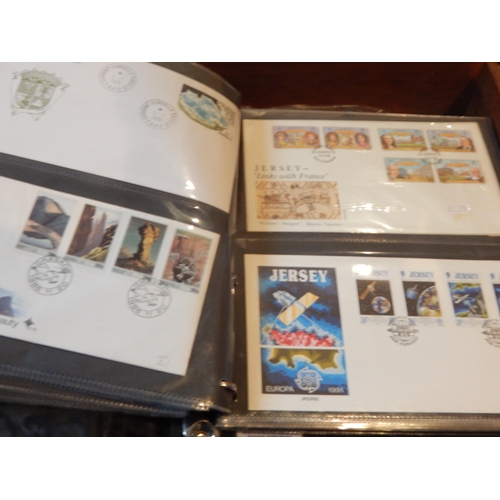 99U - A Large Wooden Tray Containing Stamp Albums, Albums of First Day Covers, Banknotes, Coins etc (lot) ... 