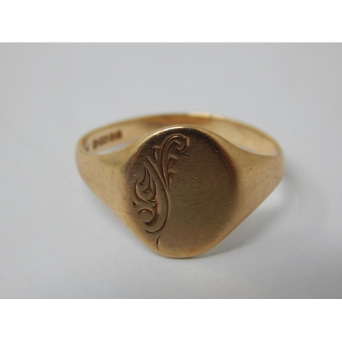 152 - 9ct Gold Signet Ring: Size O/P: Weight 2.90g