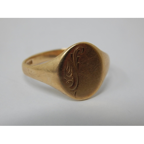 152 - 9ct Gold Signet Ring: Size O/P: Weight 2.90g