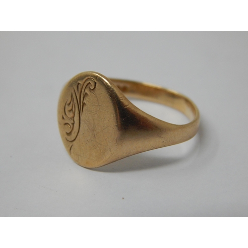 152 - 9ct Gold Signet Ring: Size O/P: Weight 2.90g