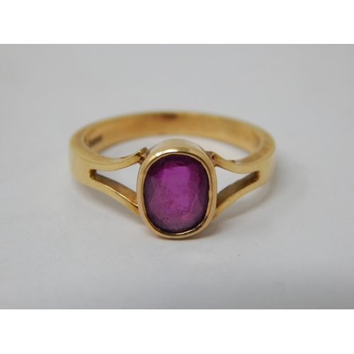 18ct Gold Ring Collet Set with an Oval Faceted Amethyst: Size L: Gross weight 3.71g