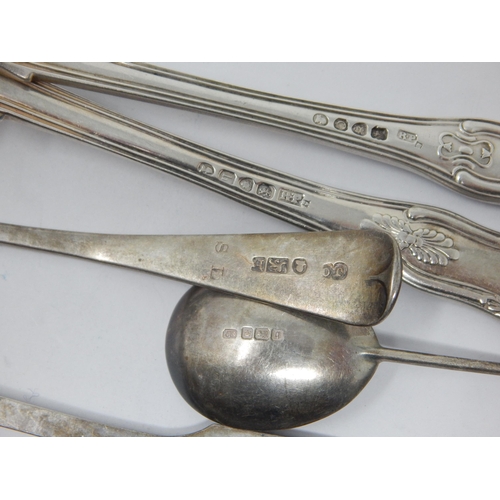 137 - A Quantity of Georgian & Later Silver Flatware: Various Dates & Makers: Weight 412g