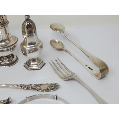 141 - A Group of Hallmarked Silver Including Cheroot Cutter, Tongs, Flatware, Cruets, Napkin Ring etc: Wei... 