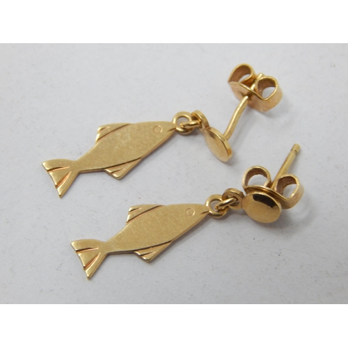 A Pair of 14ct Gold Earrings: Weight 1.69g