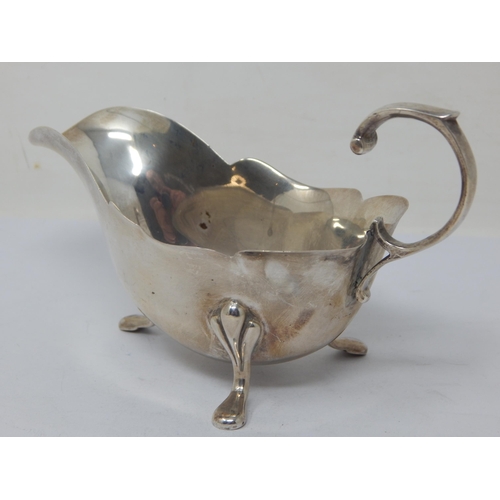 147 - Edwardian Silver Sauce Boat: Hallmarked Sheffield 1902 by Henry Atkins: Weight 96g