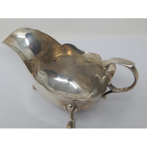 147 - Edwardian Silver Sauce Boat: Hallmarked Sheffield 1902 by Henry Atkins: Weight 96g