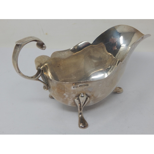 147 - Edwardian Silver Sauce Boat: Hallmarked Sheffield 1902 by Henry Atkins: Weight 96g