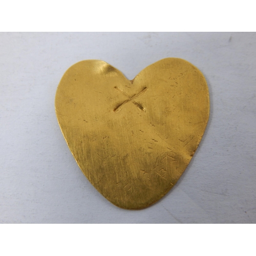 24ct Gold Token in the form of a heart: Weight 3.18g