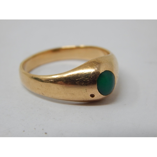 11 - 14ct Gold Ring Set with an Emerald Cabochon: Size O: Gross weight 5.5g & presented in vintage box