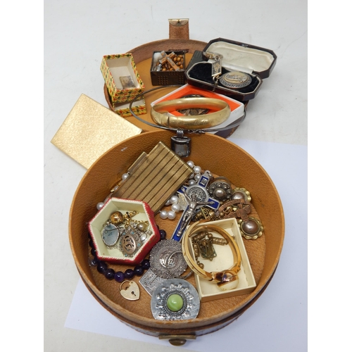 107 - A Quantity of Silver Jewellery together with Costume Jewellery etc Contained in a Leather Case.