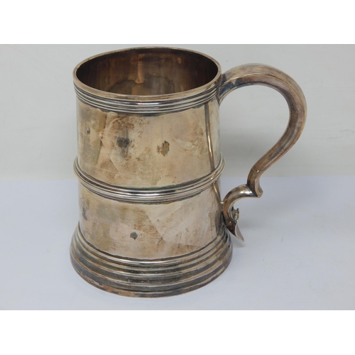 124 - Large Late Victorian Silver Tankard with Scroll Handle: Hallmarked Sheffield 1900 by Henry Atkin: He... 