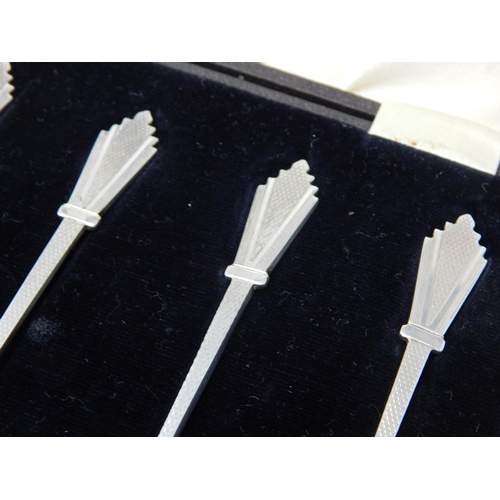 130 - A Good Set of 6 Art Deco Silver Tea Spoons with engine turned angular terminals: Hallmarked Birmingh... 