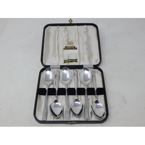 135 - A Set of 6 Heavy Silver Tea Spoons: Hallmarked Sheffield 1960 by Emile Viner: Length 13.5cm: Weight ... 