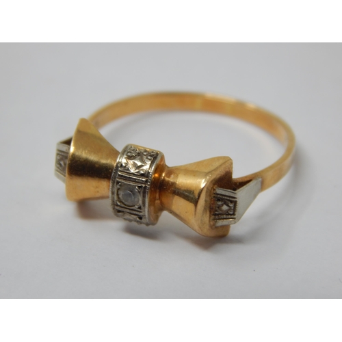 146 - Art Deco 15ct Gold Ring: Size N: Weight 2.11g