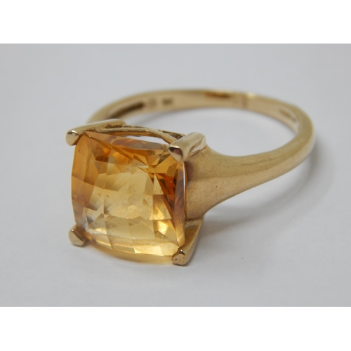 155 - 9ct Gold Ring Set with a Citrine: Size P: Weight 3.58g