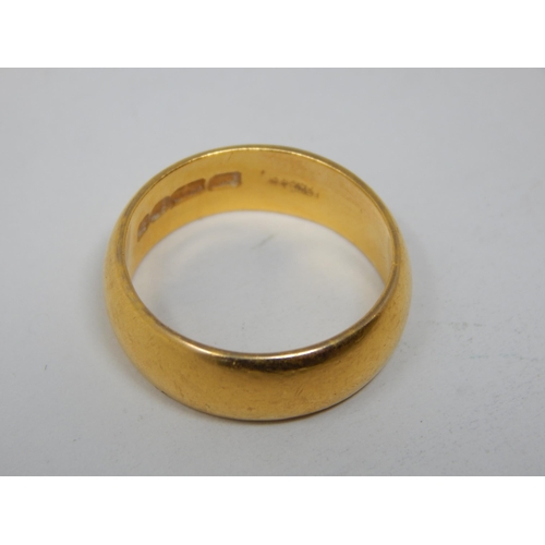 170 - 22ct Gold Wedding Band: Size N: Weight 8.47g