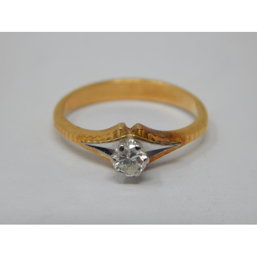 171 - 18ct Gold Diamond Solitaire Ring: Size M: Gross weight 2.90g